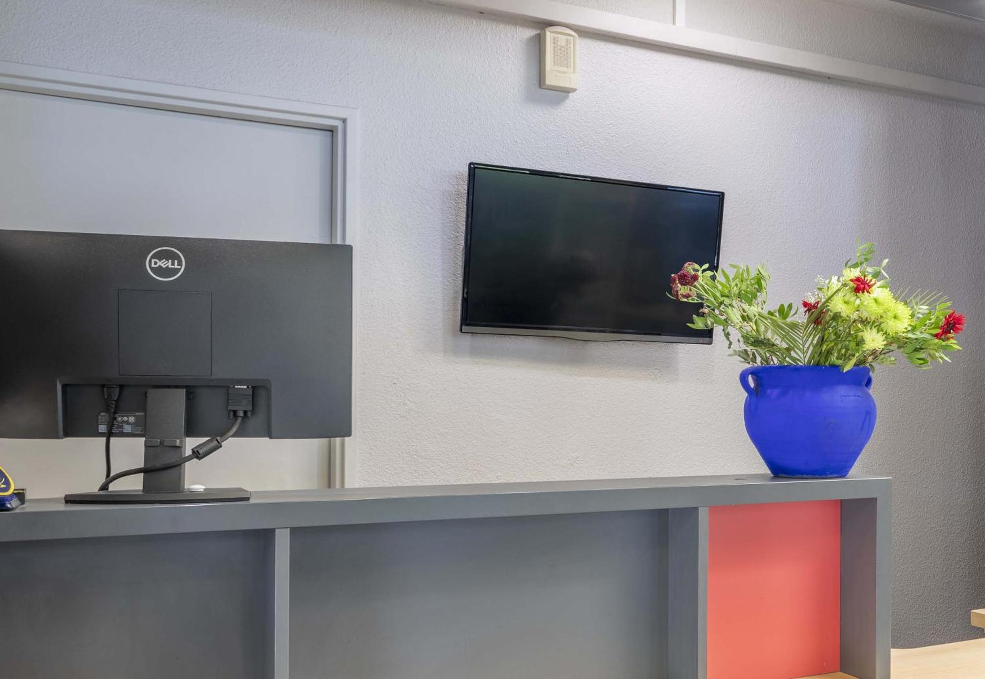 B&B Hotel Toulon أوليوليه المظهر الخارجي الصورة