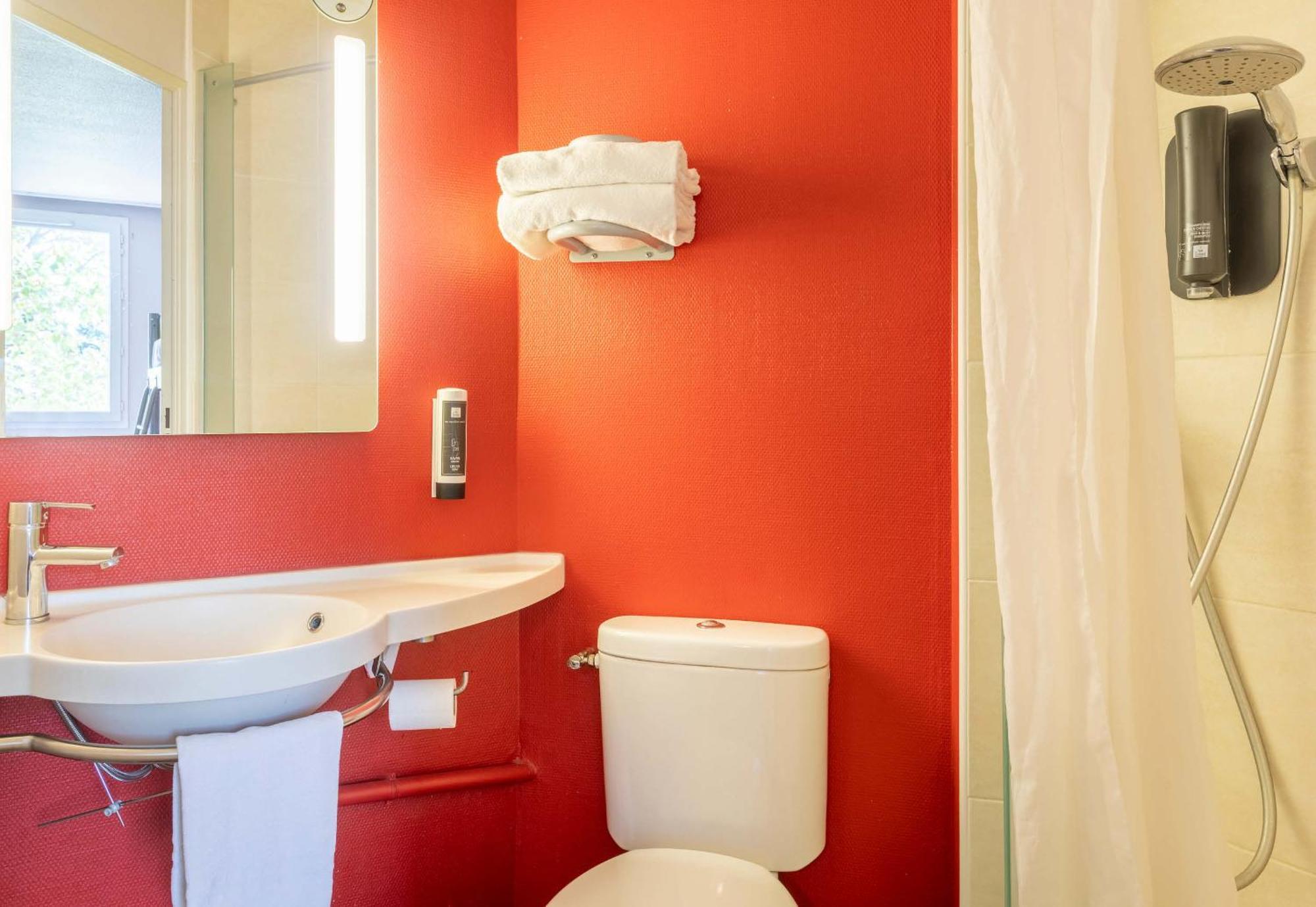 B&B Hotel Toulon أوليوليه المظهر الخارجي الصورة